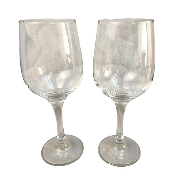 Wine Glasses or Water Goblets Elegant Design For Dining Or Entertaining Set of - Picture 5 of 7